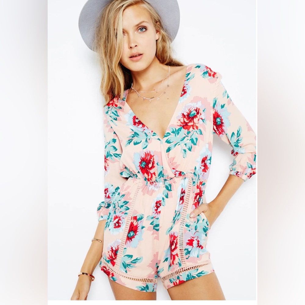 MINKPINK Parade About Playsuit. Size Small